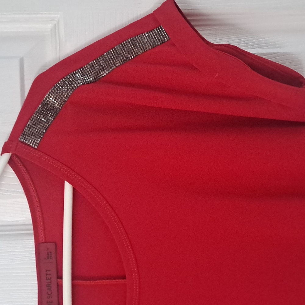 Love Scarlett Large Woman's Top - Picture 2 of 12